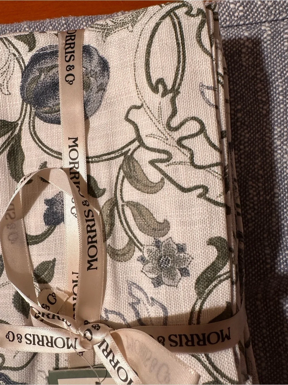 Morris & Co. %100 cotton napkings set of 8 napkings Mary Isobel 20x20